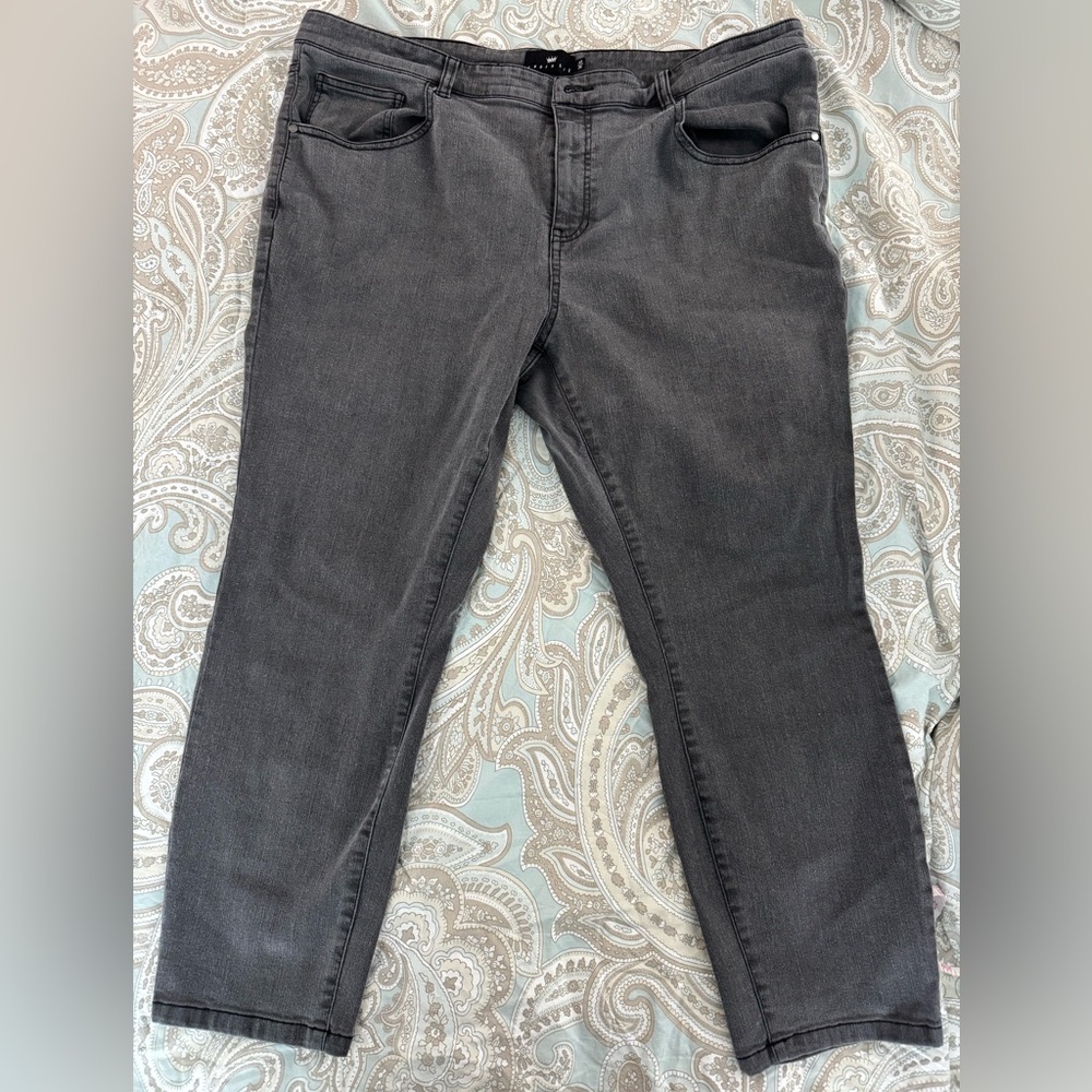 Under 5’10” Men's Slim Fit Gray Jeans